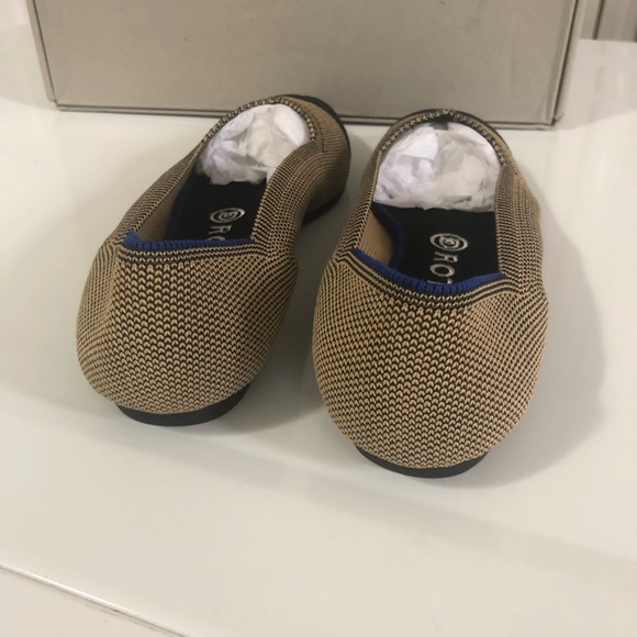 Rothys • the point in dune captoe RETIRED COLOR - Picture 6 of 12